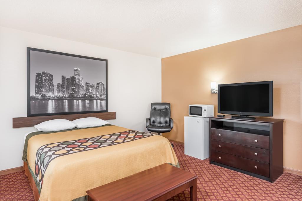 Super 8 By Wyndham Motel Marshall